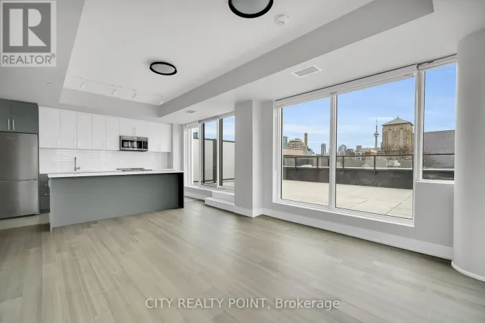 411 - 664 SPADINA AVENUE, Toronto