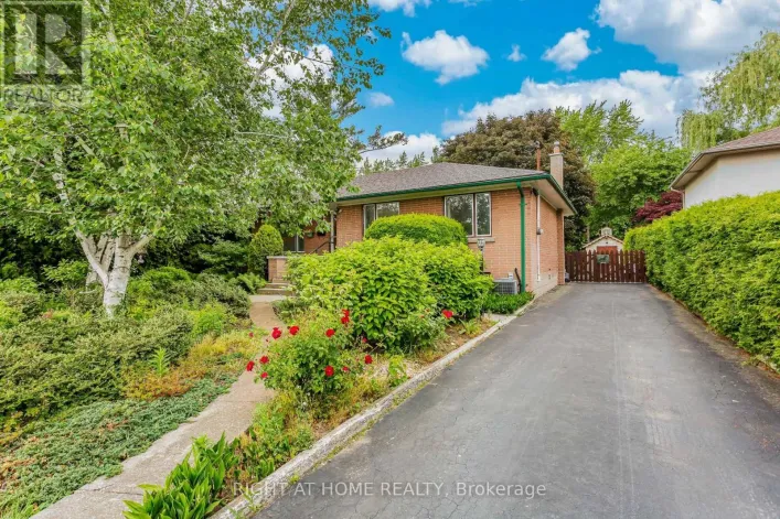 411 MAPLEHURST AVENUE, Oakville