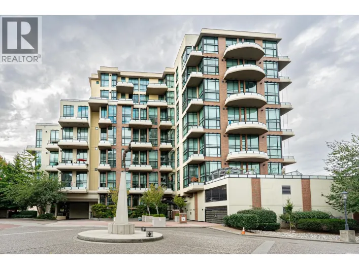 412 10 RENAISSANCE SQUARE, New Westminster