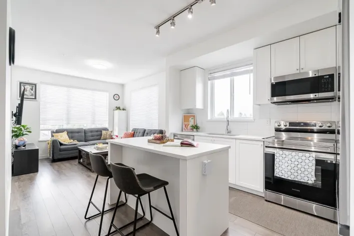 412 15848 FRASER HIGHWAY, Surrey