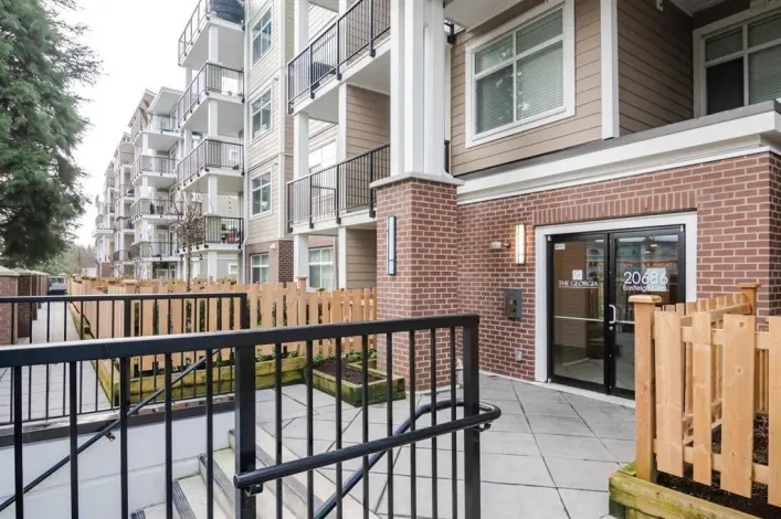 412 20686 EASTLEIGH CRESCENT, Langley