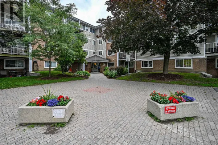 412 - 250 BRITTANY DRIVE, Ottawa