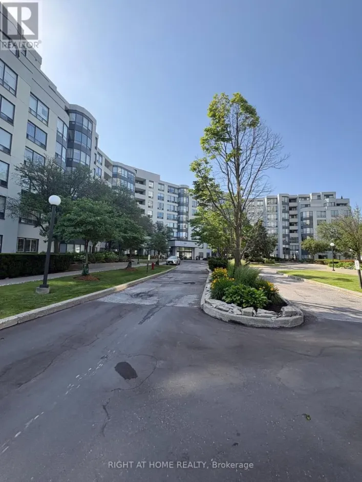 412 - 333 CLARK AVENUE W, Vaughan