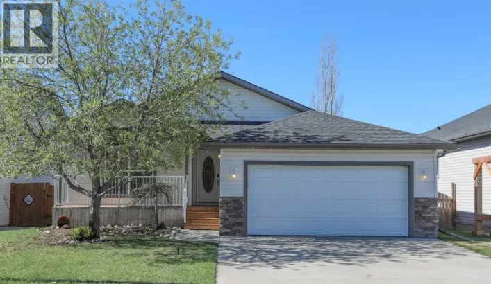 412 Highland Close, Strathmore