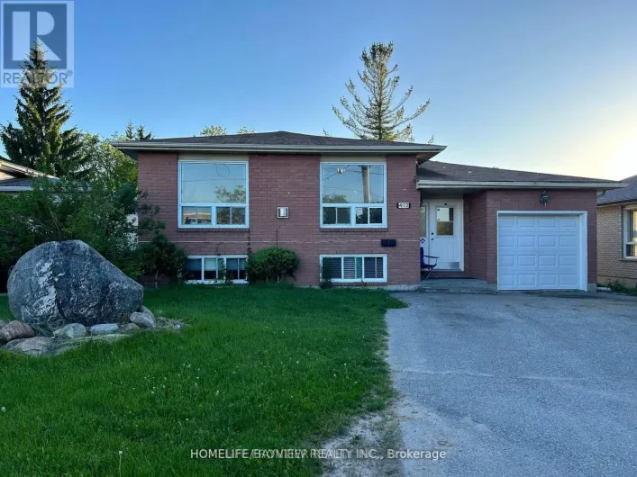 412 THE QUEENSWAY S, Georgina