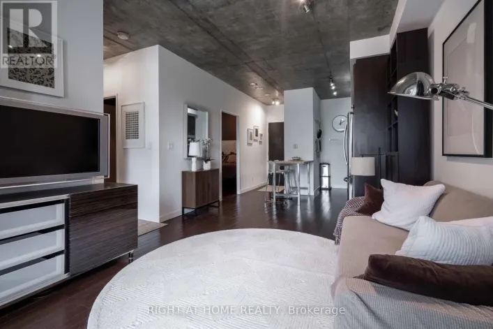 413 - 1 SHAW STREET, Toronto