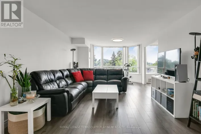 413 - 175 CEDAR AVENUE, Richmond Hill