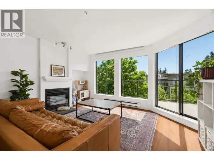 413 2968 BURLINGTON DRIVE, Coquitlam