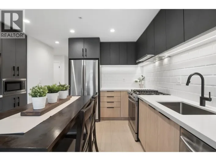 413 3038 ST GEORGE STREET, Port Moody