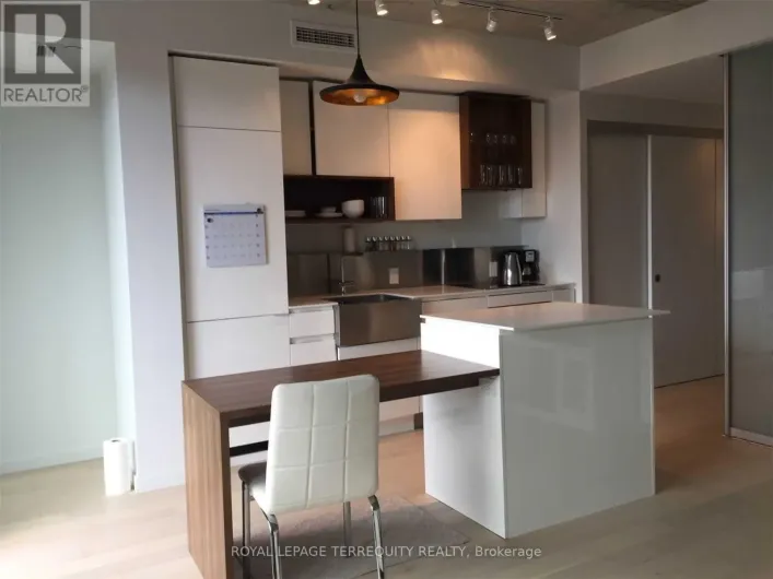 413 - 383 SORAUREN AVENUE, Toronto