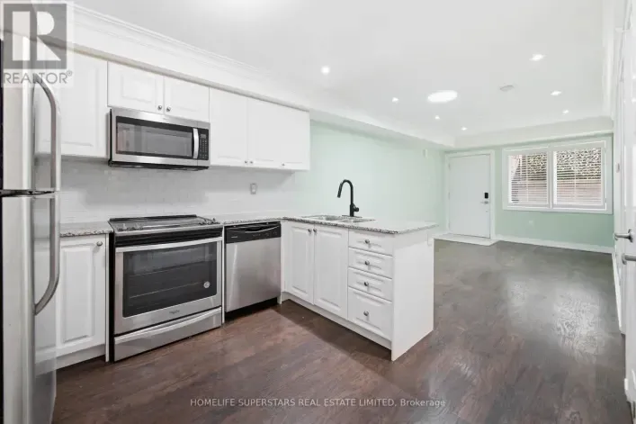 413 - 8 DRUMMOND STREET, Toronto