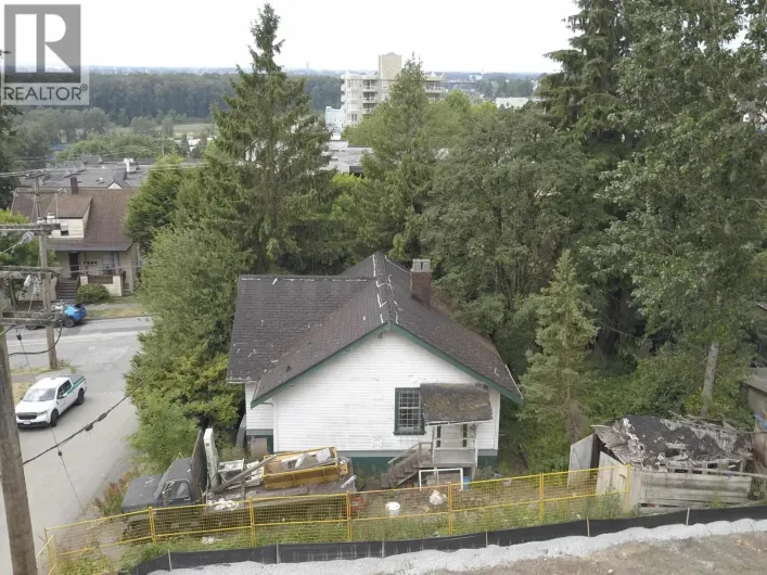 413 ELEVENTH STREET, New Westminster