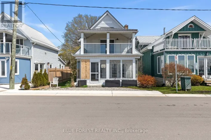 413 FRONT STREET, Central Elgin