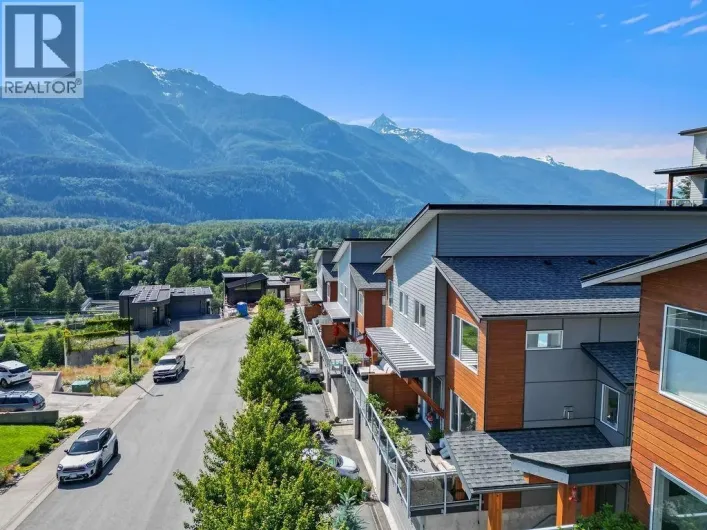 41320 HORIZON DRIVE, Squamish