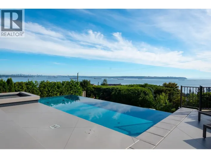 4135 BURKEHILL PLACE, West Vancouver