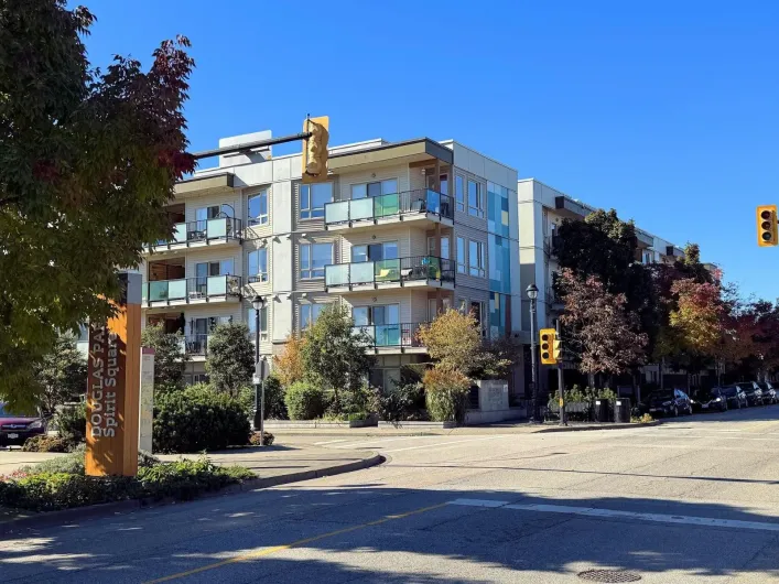 414 20460 DOUGLAS CRESCENT, Langley