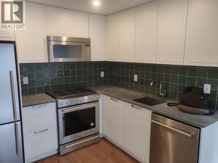 414 645 COMO LAKE AVENUE, Coquitlam