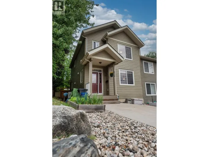 Duplex for sale: 414 Beasley Street W, Nelson