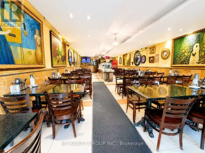 414 DUNDAS STREET W, Toronto