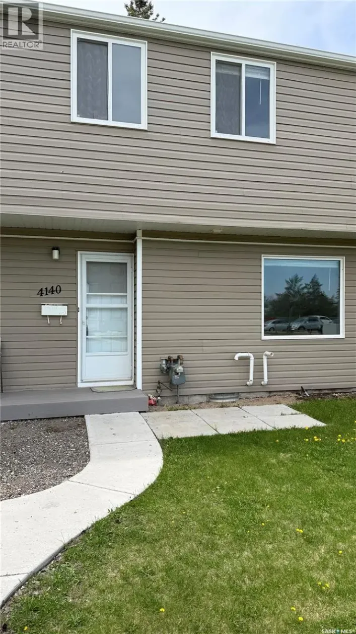 Row / Townhouse for sale: 4140 Castle ROAD, Regina