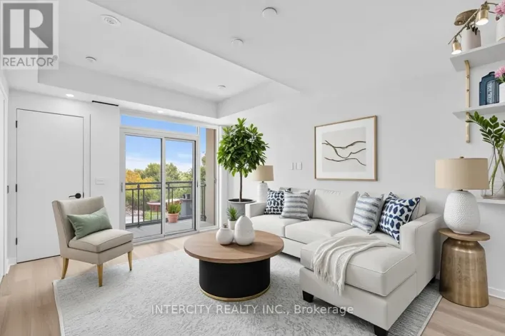 415 - 2075 KING ROAD, King