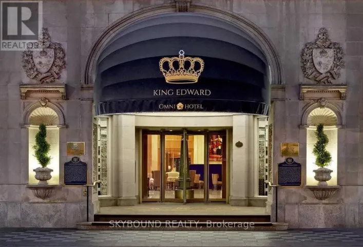 415 - 22 LEADER LANE, Toronto