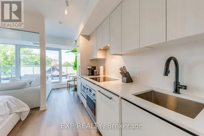 415 - 5 LAKEVIEW AVENUE, Toronto