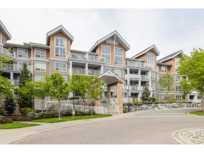 415 6490 194 STREET, Surrey