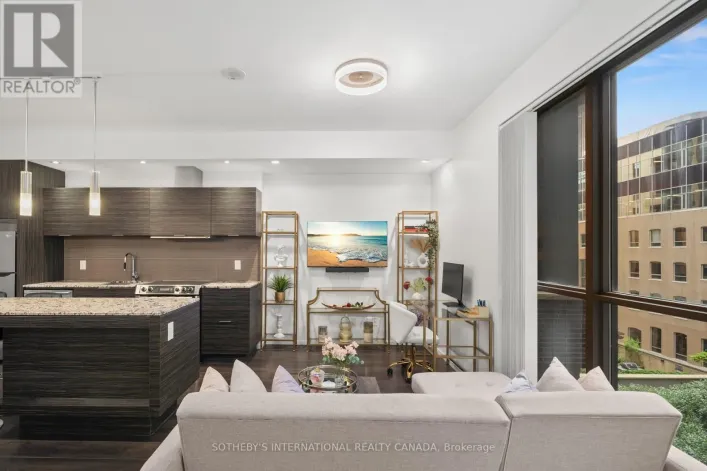 415 - 8 CHARLOTTE STREET, Toronto