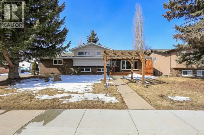 415 Barrett Drive, Red Deer