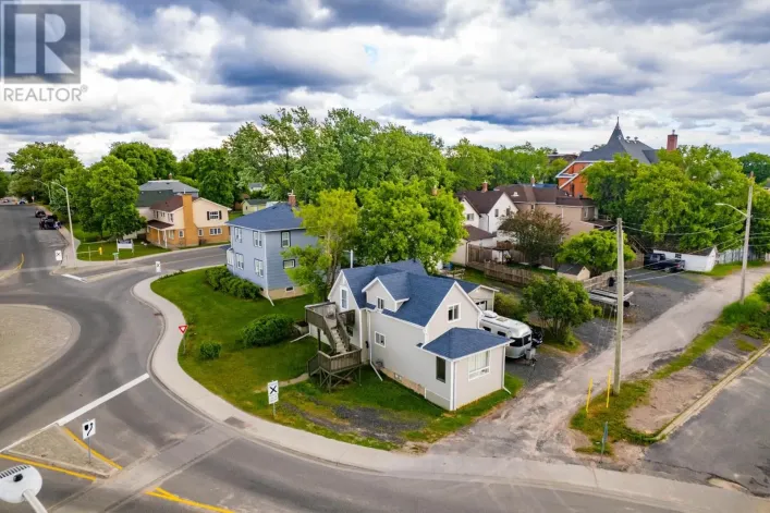 415 First Street South, Kenora