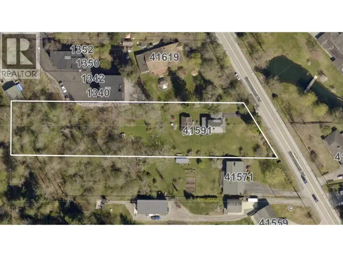 41591 GOVERNMENT ROAD, Squamish