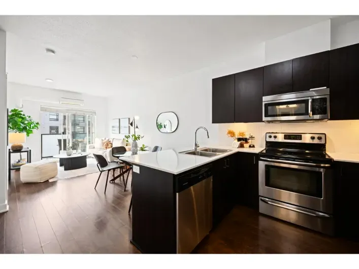 416 20460 DOUGLAS CRESCENT, Langley