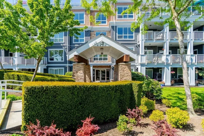416 6470 194 STREET, Surrey
