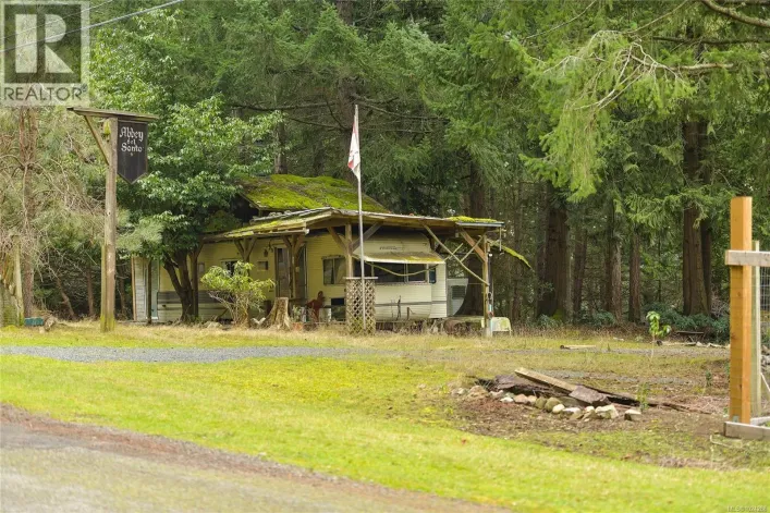 416 Wood Dale Dr, Mayne Island