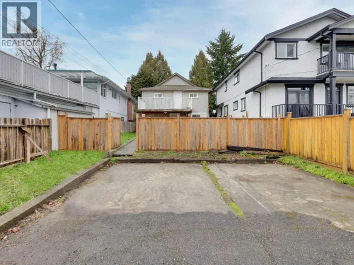 4168 PARKER STREET, Burnaby