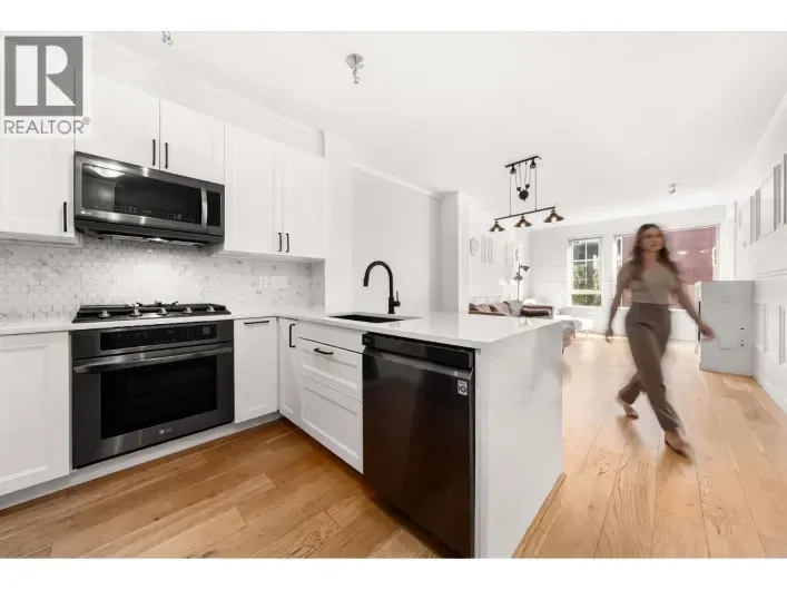 417 119 W 22ND STREET, North Vancouver