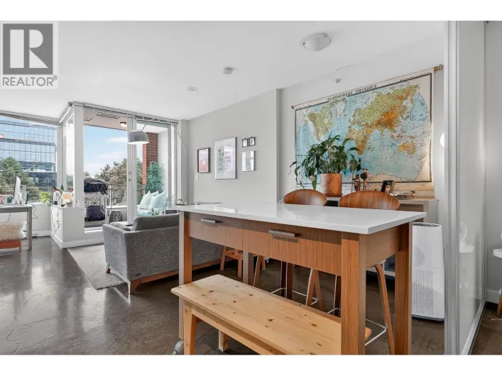 417 221 UNION STREET, Vancouver