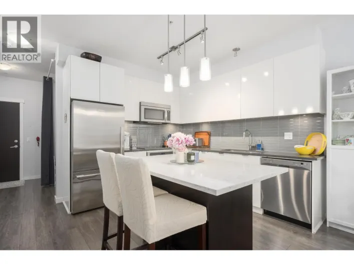417 2665 MOUNTAIN HIGHWAY, North Vancouver