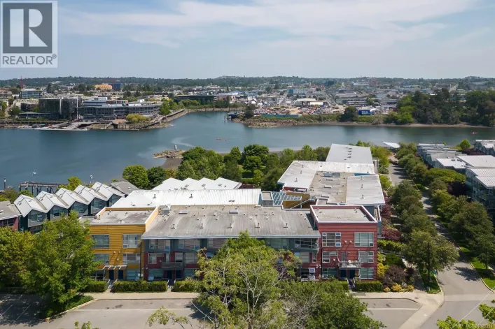 417 90 Regatta Landing, Victoria