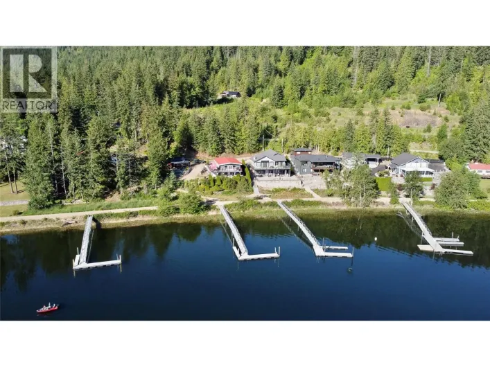 417 Old Spallumcheen Road, Sicamous