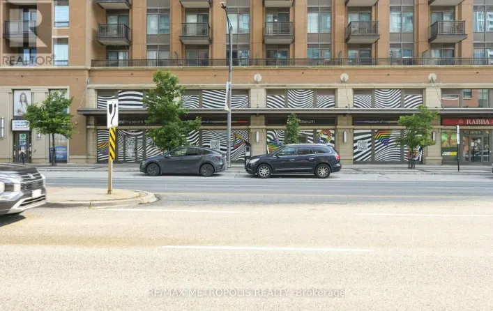 4175 CONFEDERATION PARKWAY, Mississauga