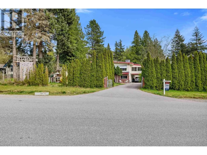 41750 COTTONWOOD ROAD, Squamish