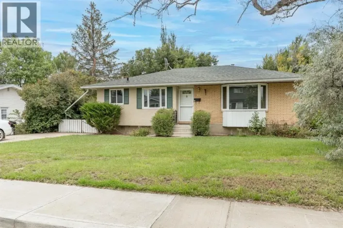 418 3 Avenue E, Bow Island