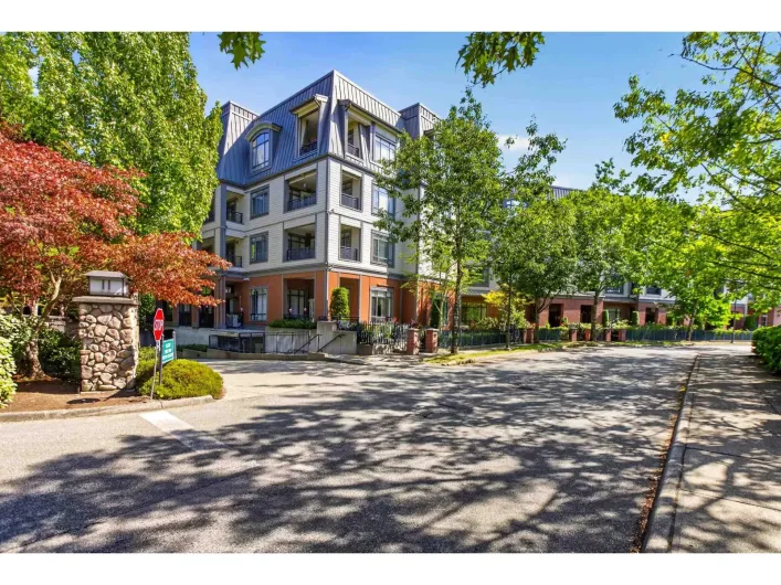 Apartment for sale: 418 8880 202 STREET, Langley