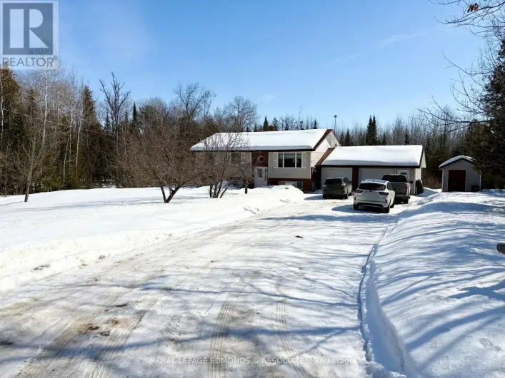 418 FOREST PARK ROAD, Laurentian Valley