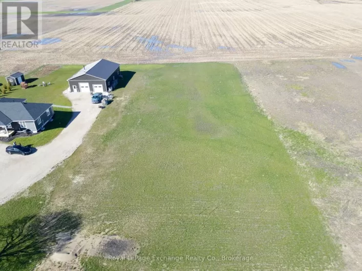 418 HAYES LAKE AVENUE, Huron-Kinloss