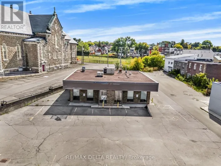 418 MAIN STREET E, Hawkesbury