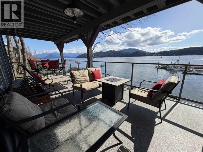 418 MARINE DRIVE, Gibsons