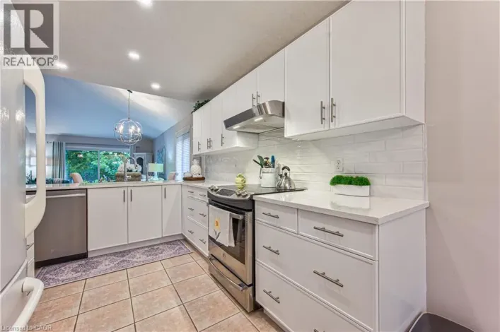 418 SANDBANKS Crescent, Waterloo